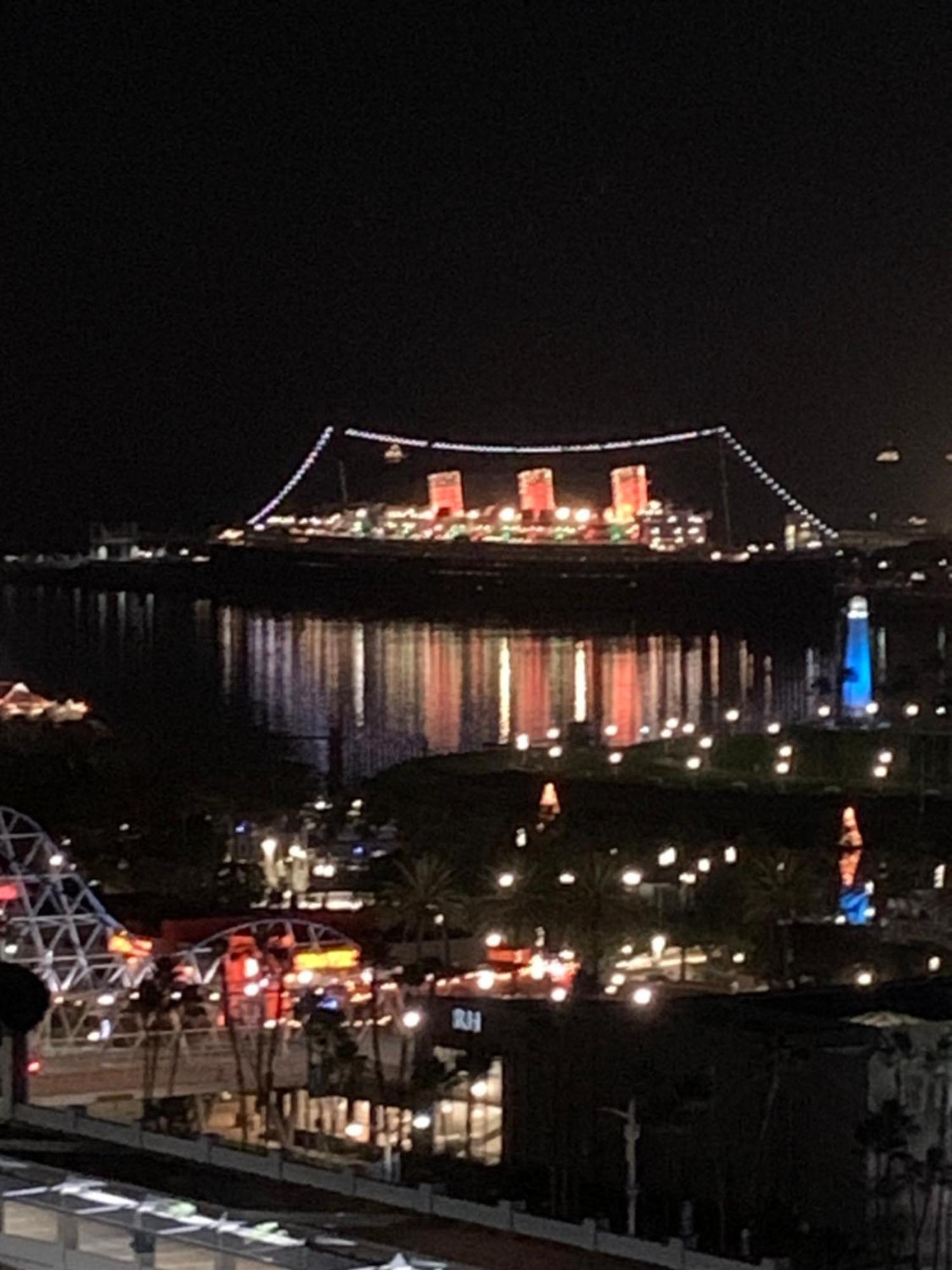 Your Penthouse Ocean View With Lights And Queen Mary Too