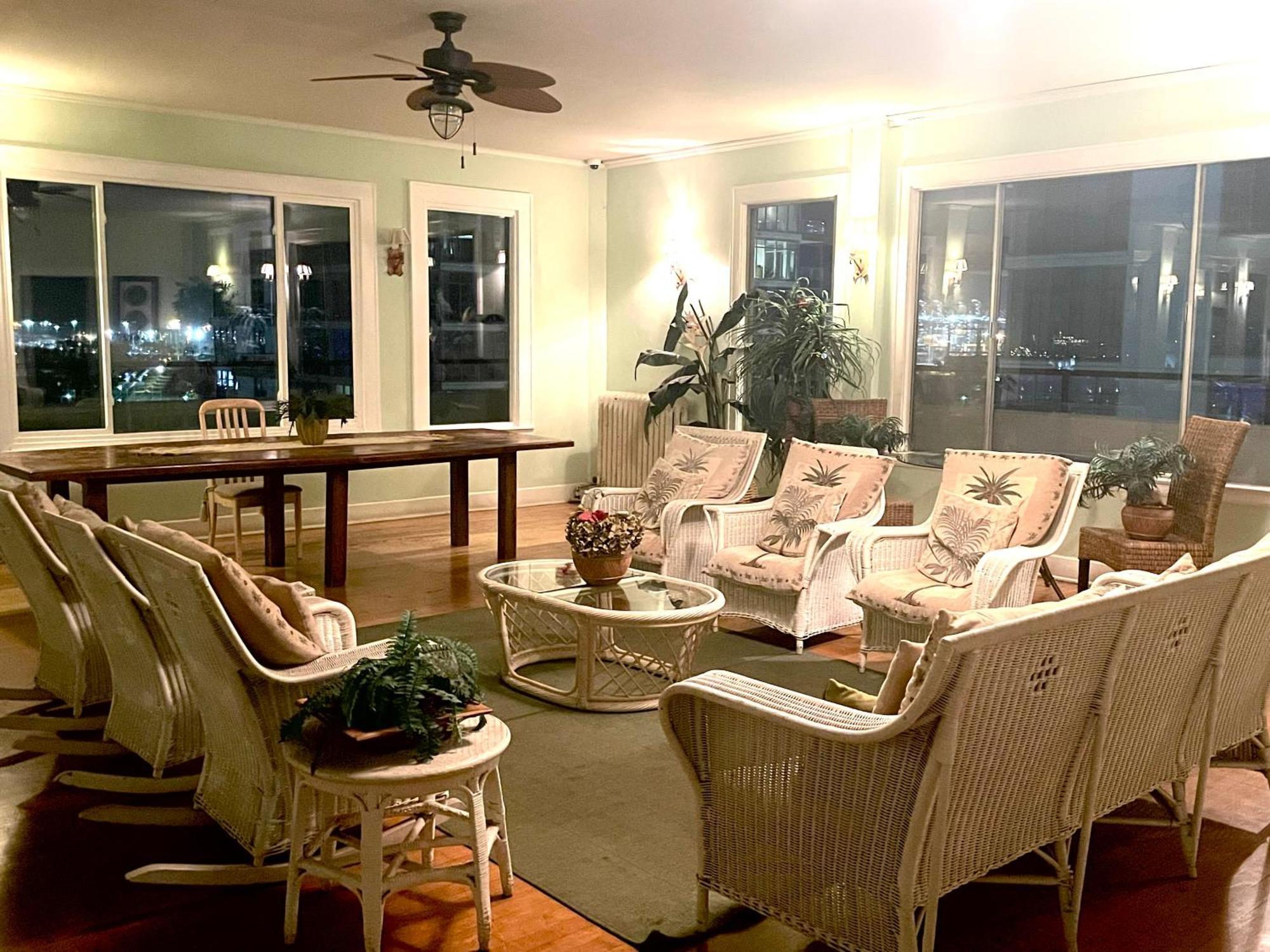 Your Penthouse Ocean View With Lights And Queen Mary Too * Long Beach